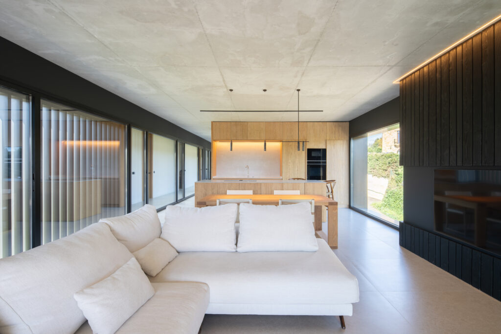 interior de la casa donde se puede apreciar la homogeneidad de la construcción